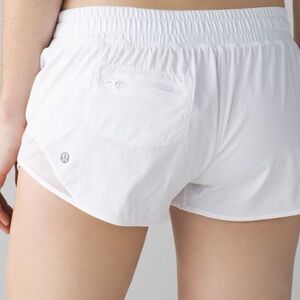 Lulu Lemon Hotty Hot Low-Rise Lined Short